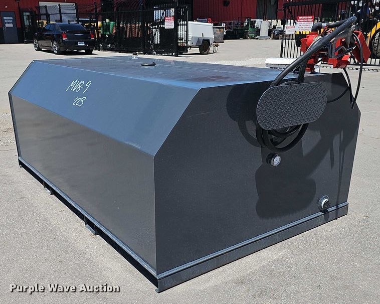 image for item DR3830 Fuel tank