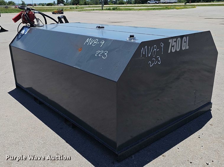 image for item DR3830 Fuel tank