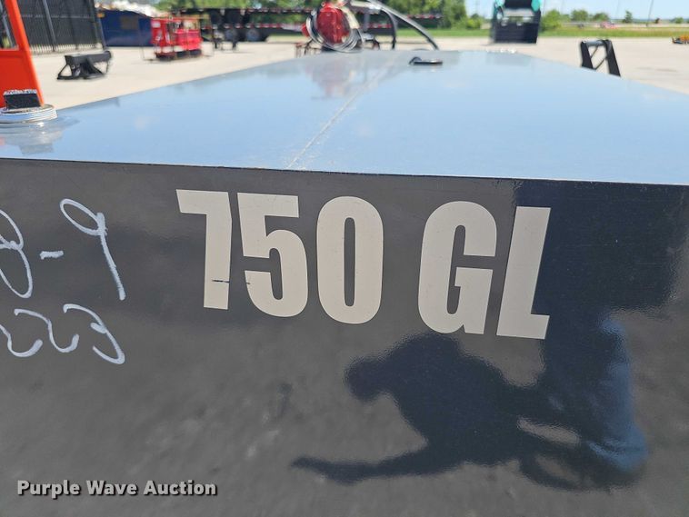 image for item DR3830 Fuel tank