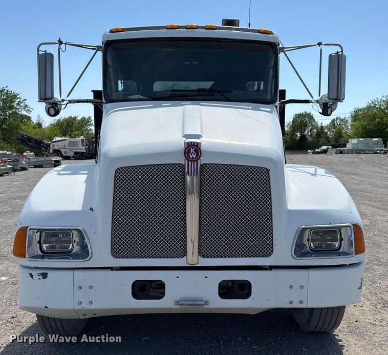 image for item DS3706 2007 Kenworth utility / service truck
