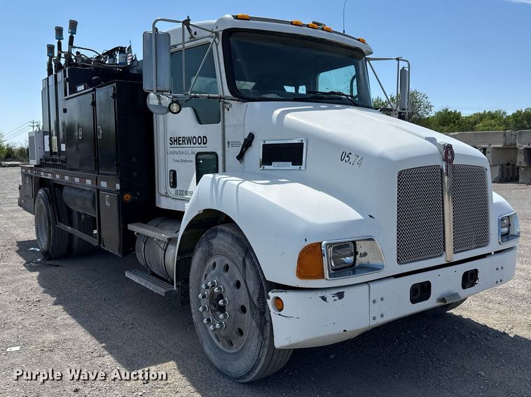 image for item DS3706 2007 Kenworth utility / service truck