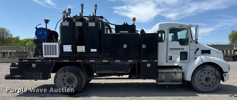 image for item DS3706 2007 Kenworth utility / service truck