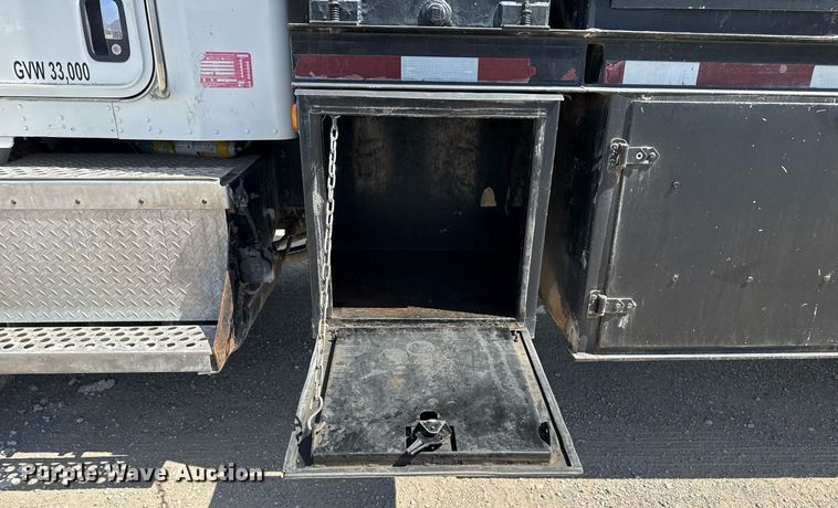 image for item DS3706 2007 Kenworth utility / service truck