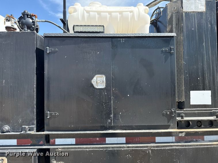 image for item DS3706 2007 Kenworth utility / service truck