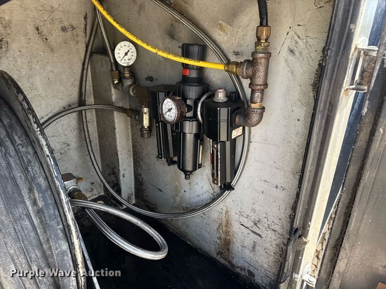 image for item DS3706 2007 Kenworth utility / service truck