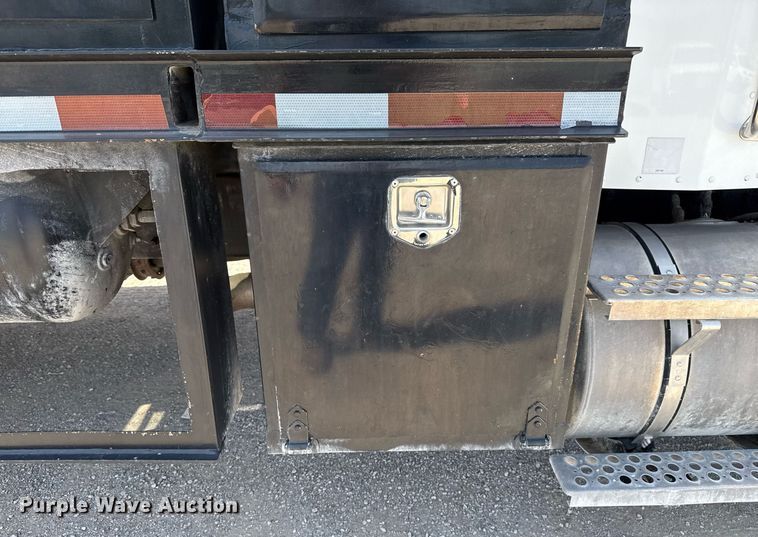 image for item DS3706 2007 Kenworth utility / service truck