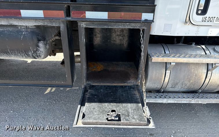 image for item DS3706 2007 Kenworth utility / service truck