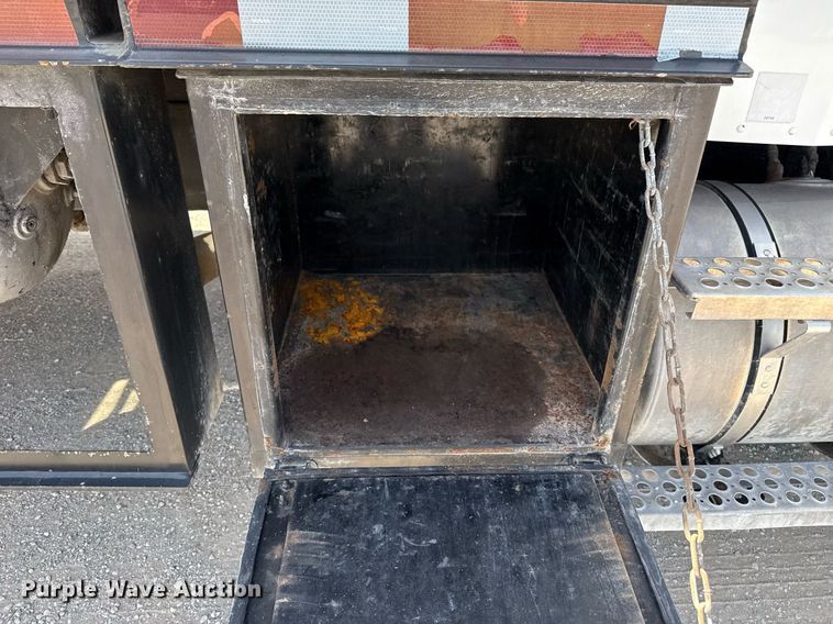 image for item DS3706 2007 Kenworth utility / service truck