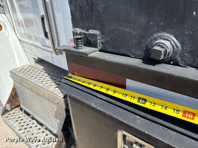 image for item DS3706 2007 Kenworth utility / service truck