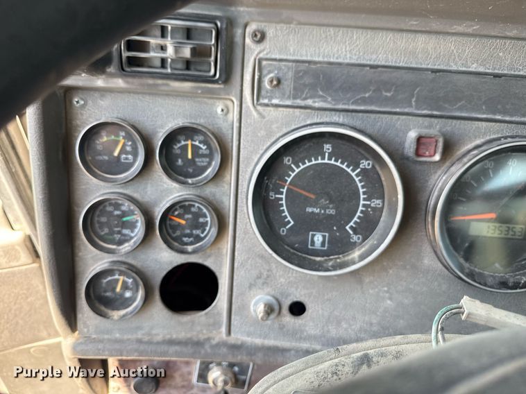 image for item DS3706 2007 Kenworth utility / service truck