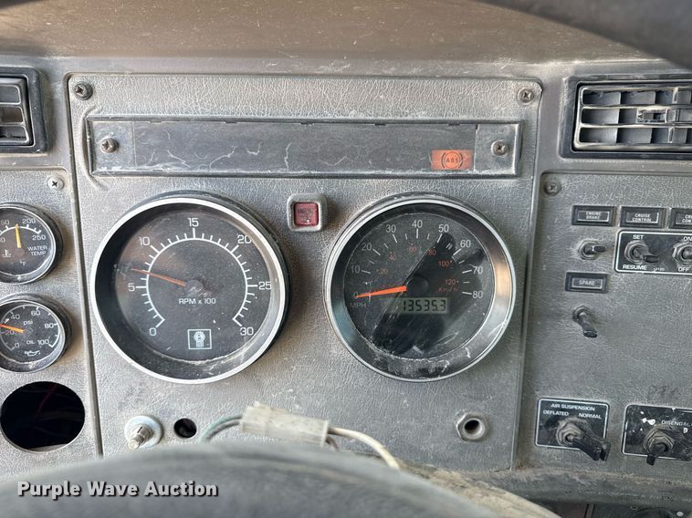 image for item DS3706 2007 Kenworth utility / service truck