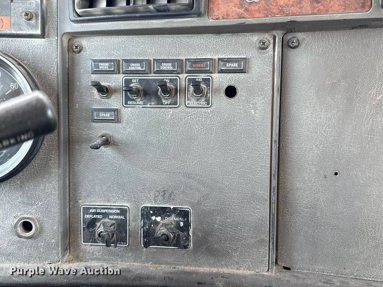 image for item DS3706 2007 Kenworth utility / service truck