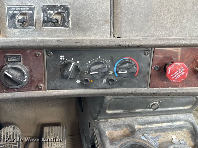 image for item DS3706 2007 Kenworth utility / service truck