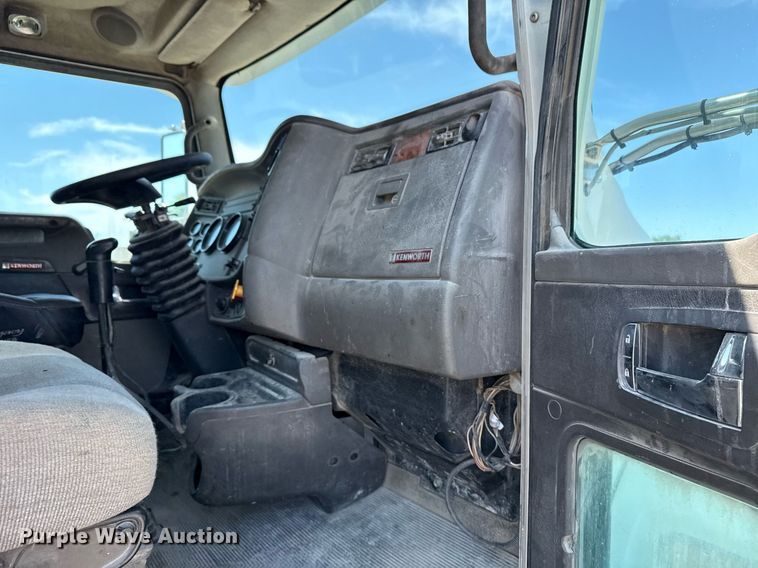 image for item DS3706 2007 Kenworth utility / service truck