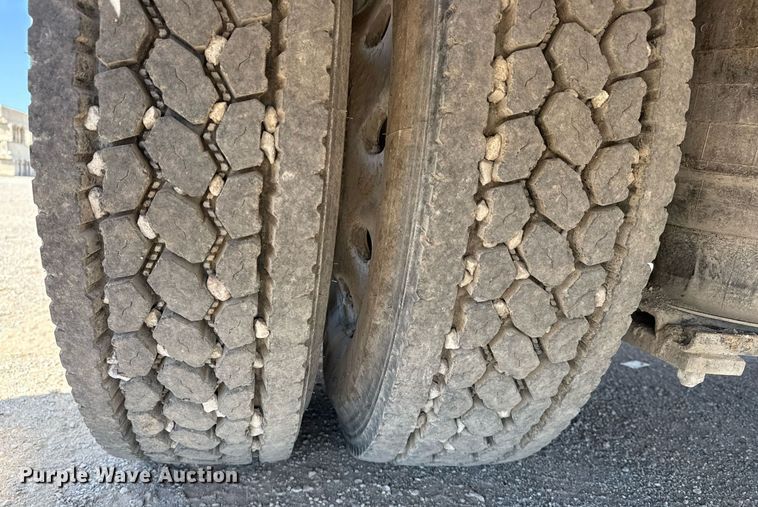 image for item DS3706 2007 Kenworth utility / service truck