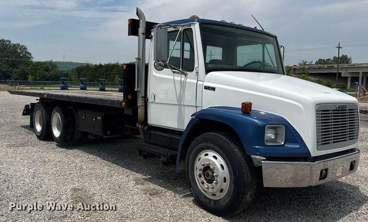 image for item DS4351 1992 Freightliner FL80 rollback truck