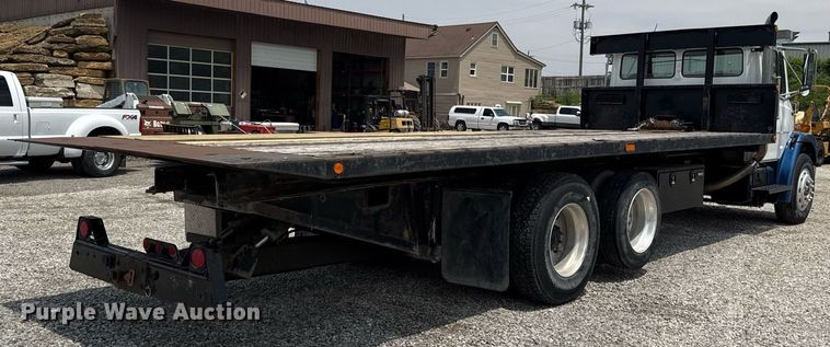 image for item DS4351 1992 Freightliner FL80 rollback truck