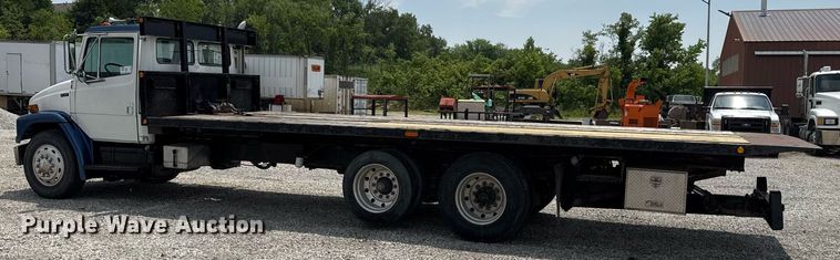 image for item DS4351 1992 Freightliner FL80 rollback truck