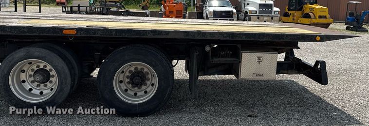 image for item DS4351 1992 Freightliner FL80 rollback truck