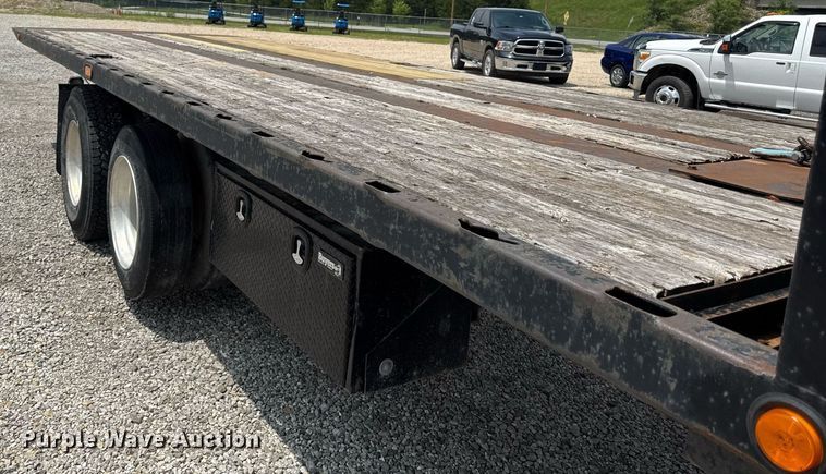 image for item DS4351 1992 Freightliner FL80 rollback truck