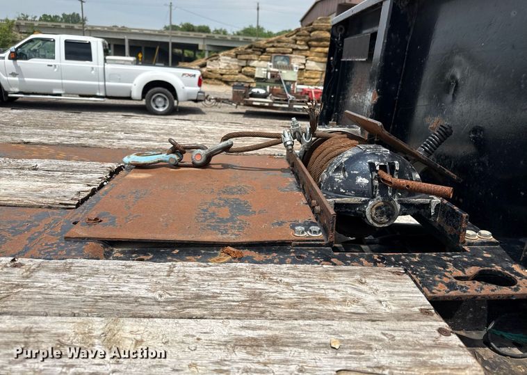 image for item DS4351 1992 Freightliner FL80 rollback truck