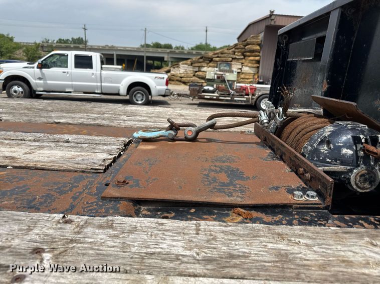 image for item DS4351 1992 Freightliner FL80 rollback truck