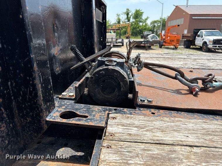 image for item DS4351 1992 Freightliner FL80 rollback truck