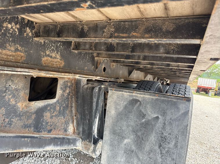 image for item DS4351 1992 Freightliner FL80 rollback truck