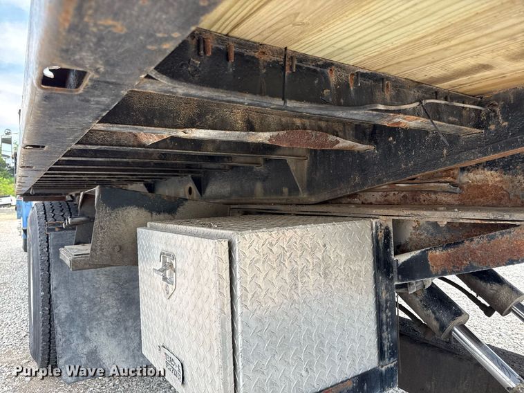 image for item DS4351 1992 Freightliner FL80 rollback truck