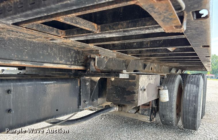 image for item DS4351 1992 Freightliner FL80 rollback truck