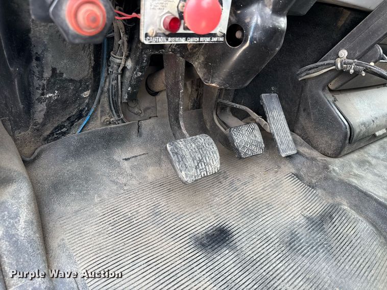 image for item DS4351 1992 Freightliner FL80 rollback truck