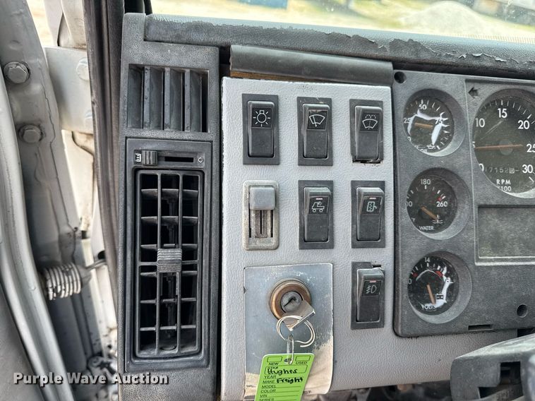 image for item DS4351 1992 Freightliner FL80 rollback truck