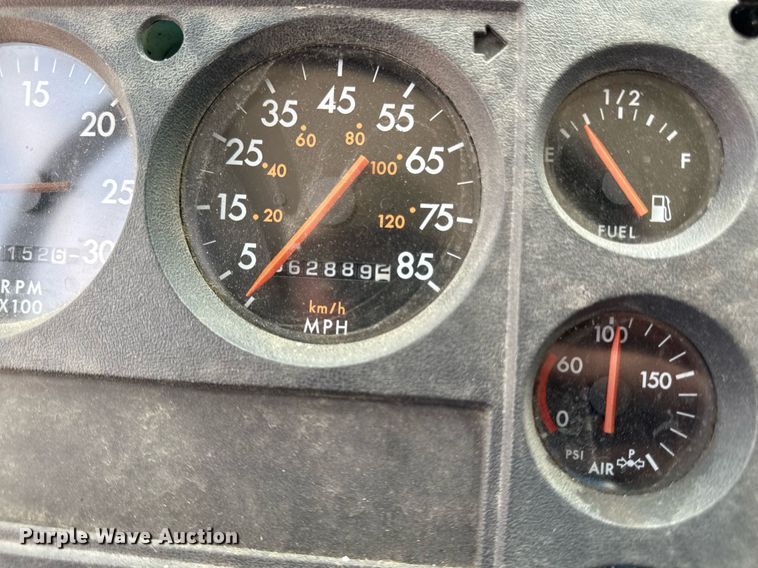 image for item DS4351 1992 Freightliner FL80 rollback truck