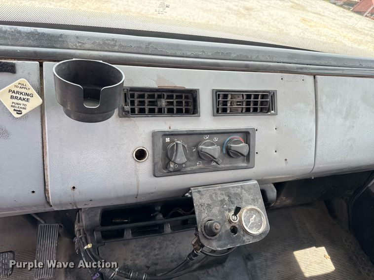 image for item DS4351 1992 Freightliner FL80 rollback truck