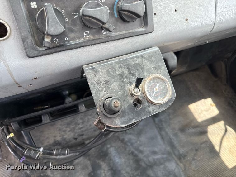 image for item DS4351 1992 Freightliner FL80 rollback truck