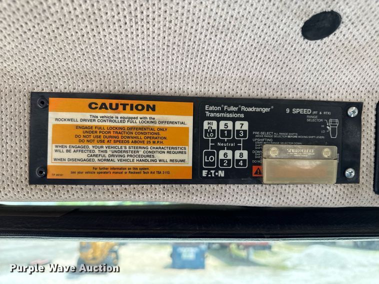 image for item DS4351 1992 Freightliner FL80 rollback truck