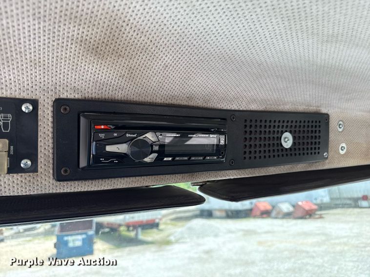 image for item DS4351 1992 Freightliner FL80 rollback truck