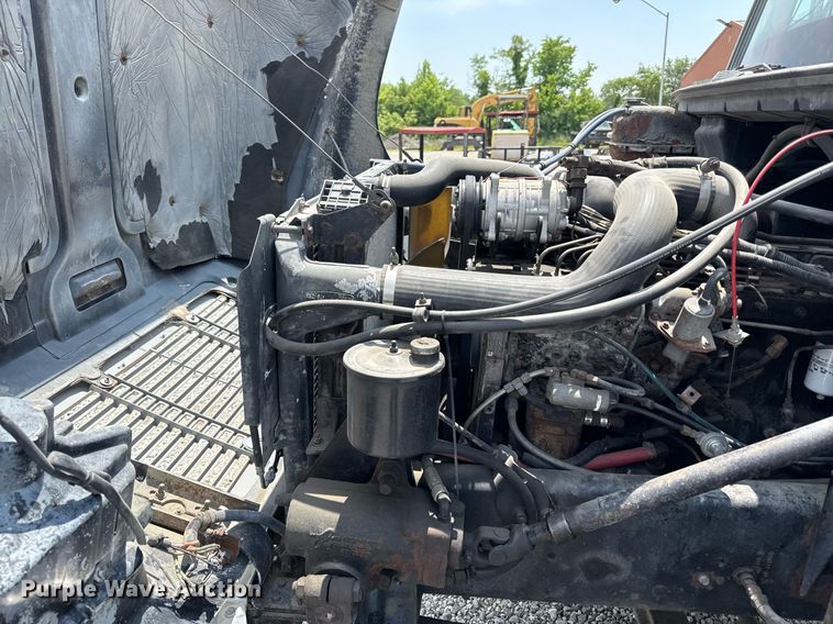 image for item DS4351 1992 Freightliner FL80 rollback truck