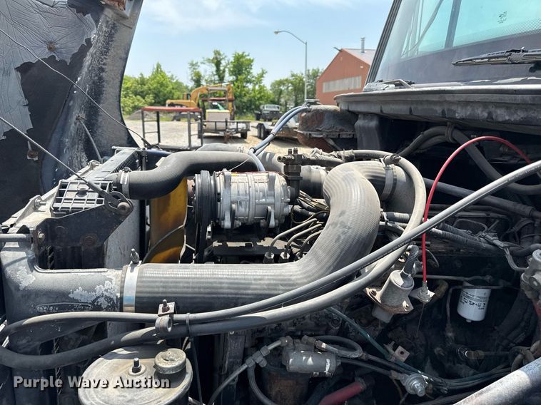 image for item DS4351 1992 Freightliner FL80 rollback truck