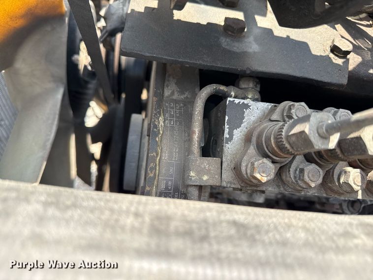 image for item DS4351 1992 Freightliner FL80 rollback truck