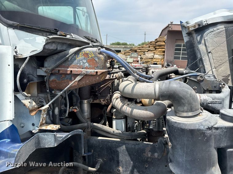 image for item DS4351 1992 Freightliner FL80 rollback truck