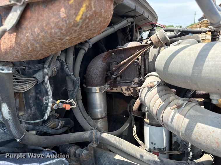 image for item DS4351 1992 Freightliner FL80 rollback truck