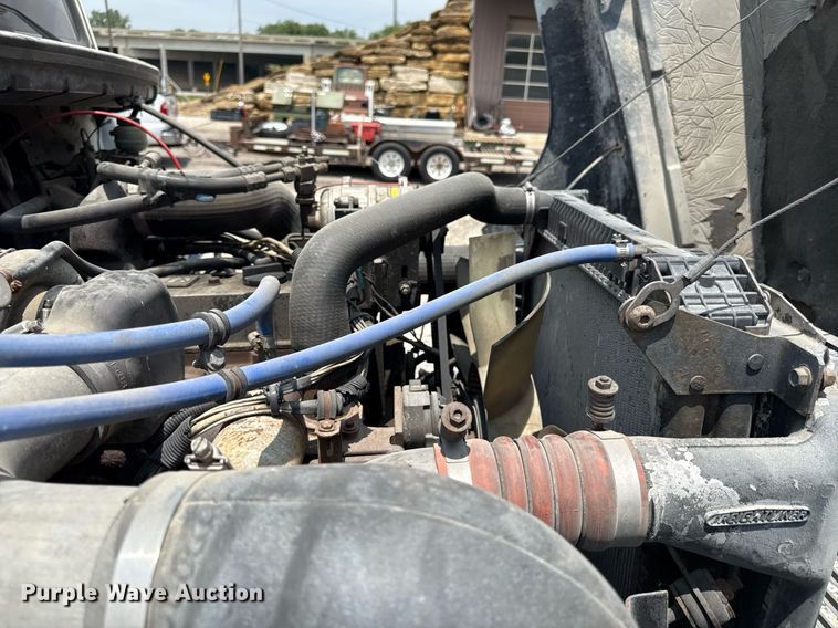 image for item DS4351 1992 Freightliner FL80 rollback truck