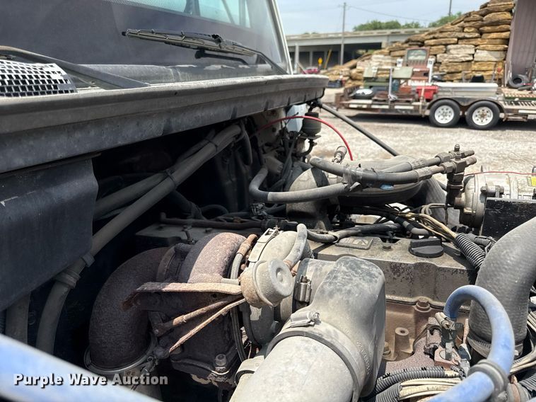 image for item DS4351 1992 Freightliner FL80 rollback truck