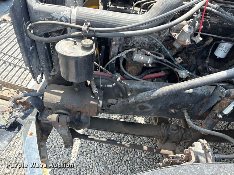 image for item DS4351 1992 Freightliner FL80 rollback truck