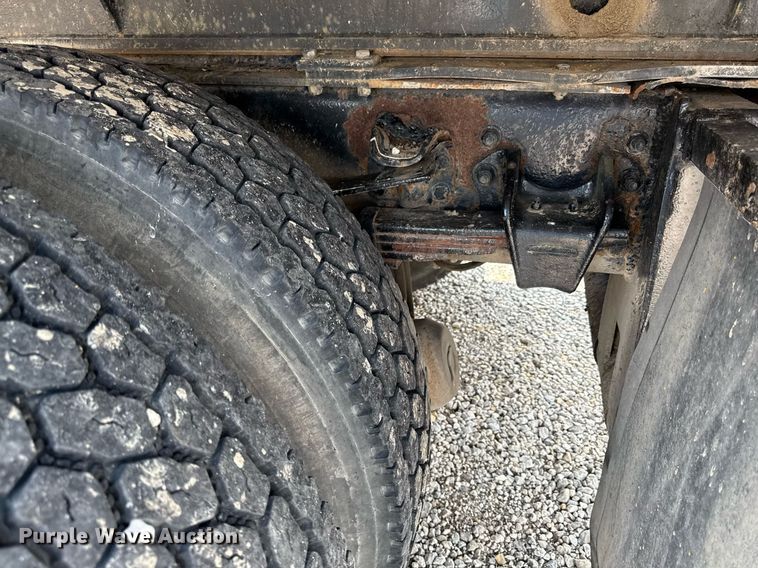 image for item DS4351 1992 Freightliner FL80 rollback truck