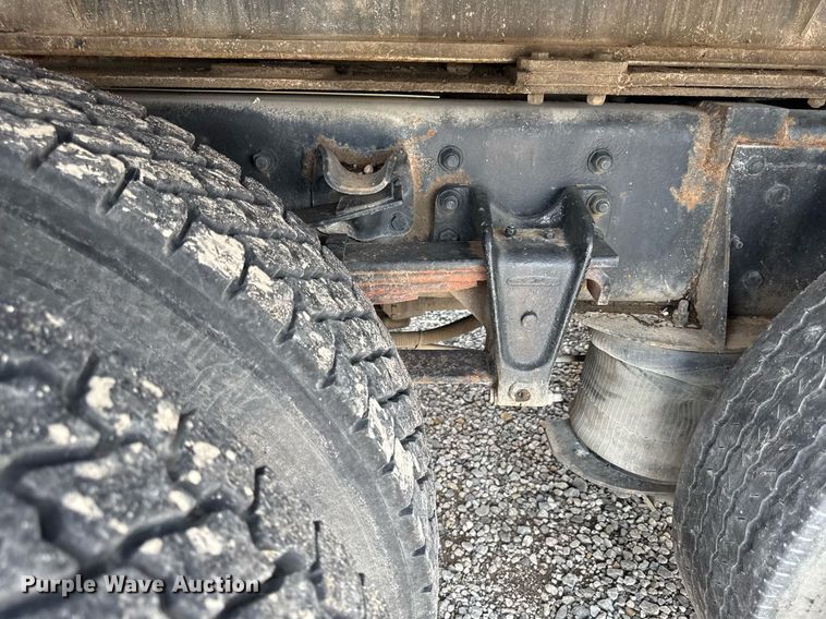 image for item DS4351 1992 Freightliner FL80 rollback truck