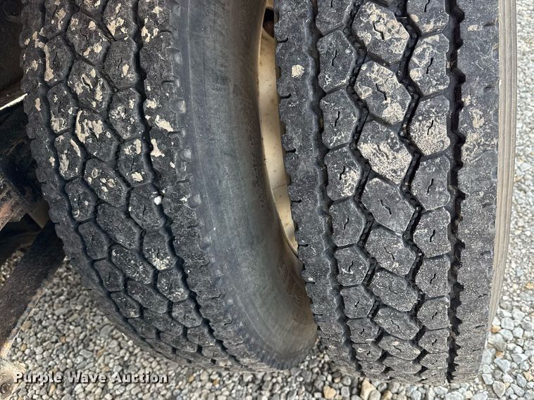 image for item DS4351 1992 Freightliner FL80 rollback truck