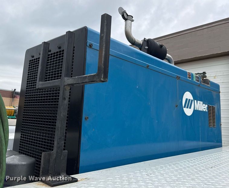 image for item DS4360 Miller Big Blue 600 Air Pak welder/generator