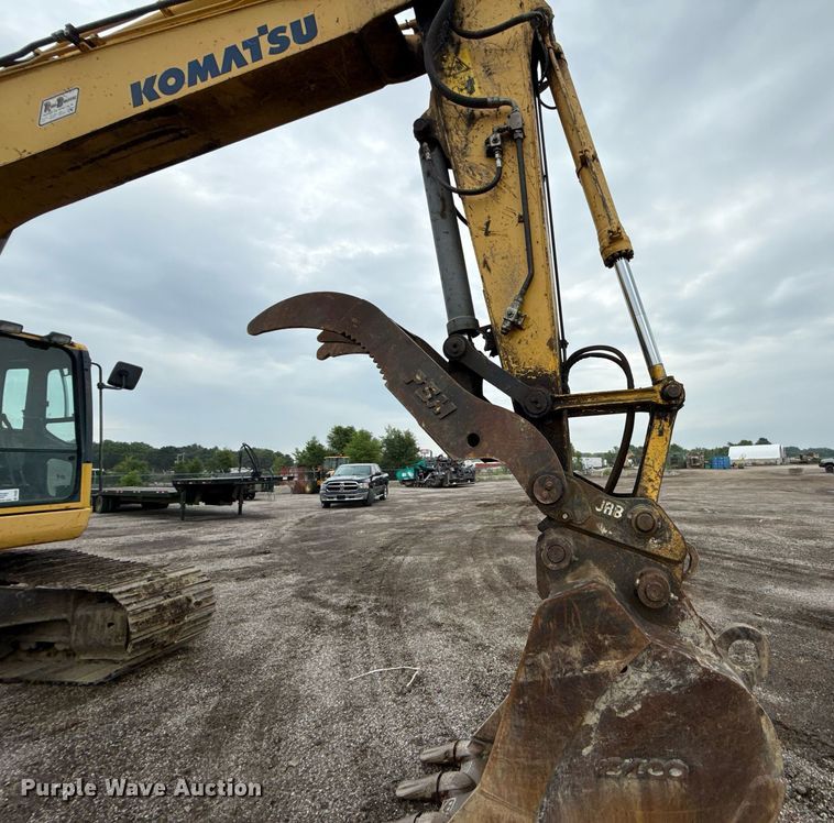 image for item DS4361 2011 Komatsu PC228USLC-8 excavator